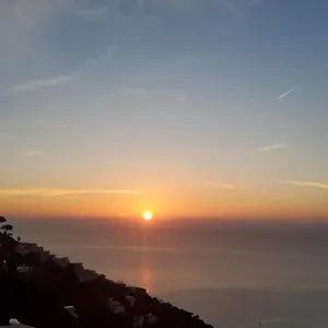 https://casa-enzo.hotels-amalfi.com